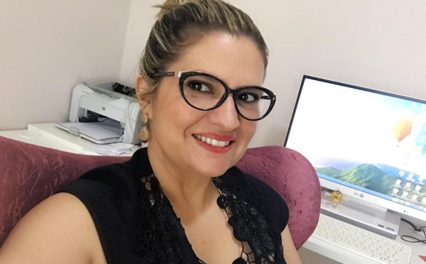 VIDA QUE SEGUE: a blogueira do Rul Renata Alice est de volta! 