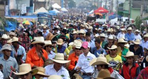 Imagens da Cavalgada da Expojipa 2015 